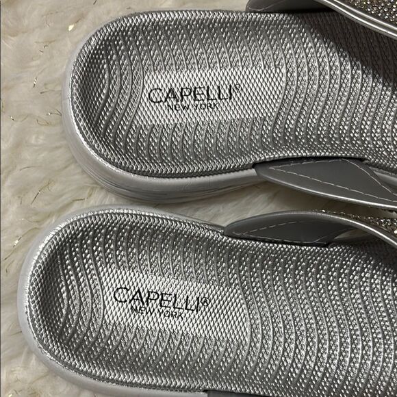 Capelli of New York Silver Sporty Sandals - Picture 6 of 6